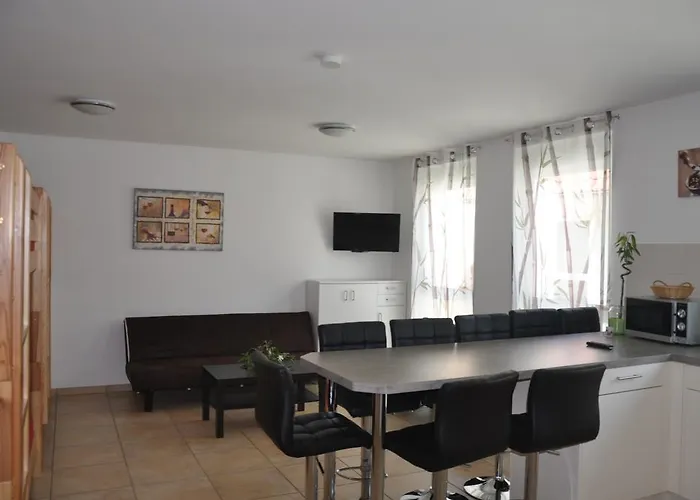 Kiefer-apartments * Rust